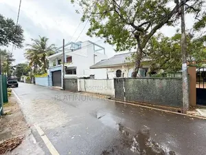 20 Perch Land with 2-Storey House for Sale in Piliyandala