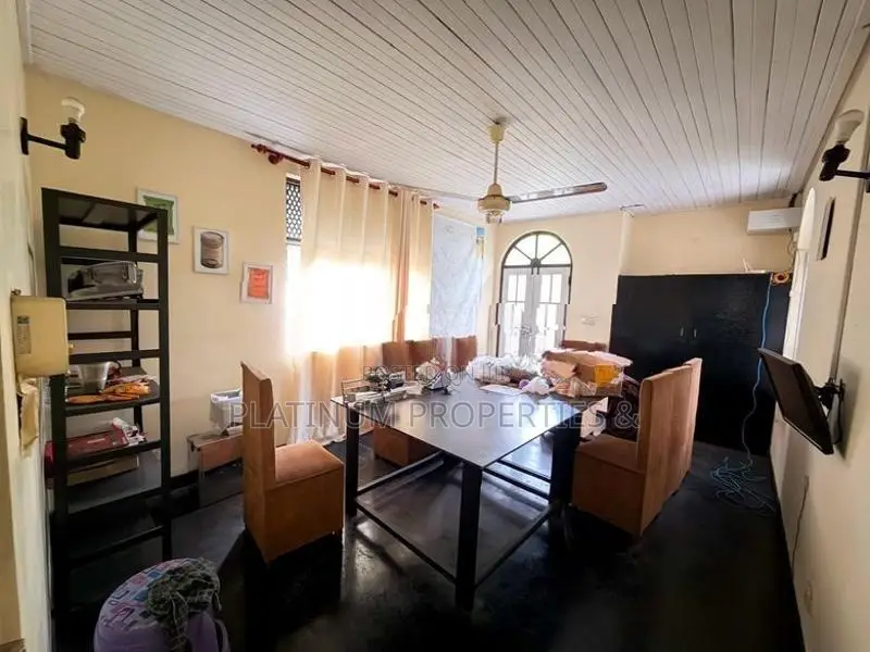 20 Perch Land with 2-Storey House for Sale in Piliyandala