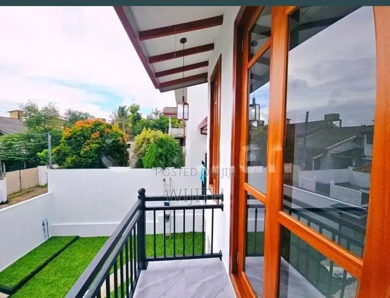 මනාඉඩකඩ ඇති අලුත් දෙමහල් නිවසක් විකිනිමට කොටිටාවෙි