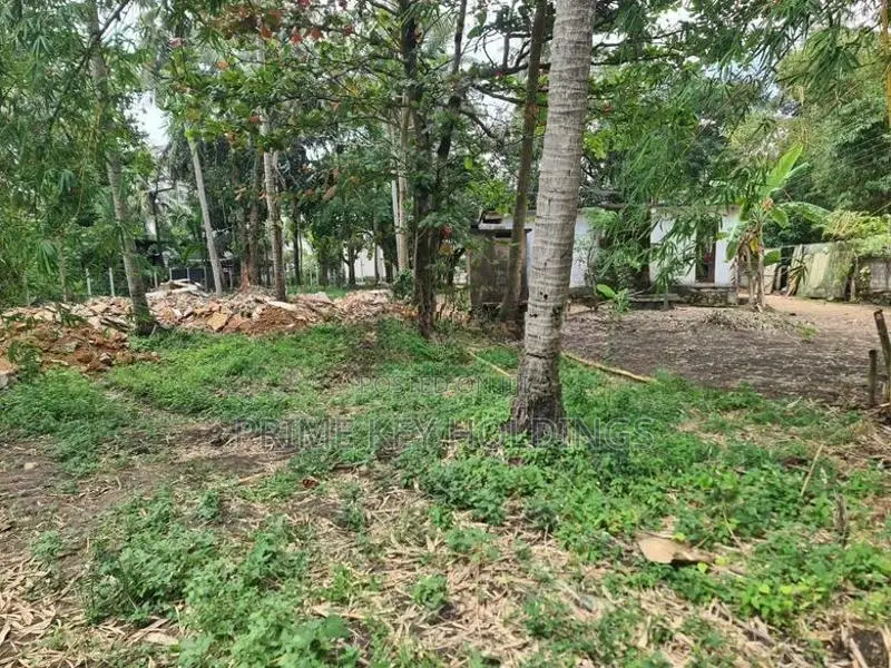 Commercial Property for sale in Rajasinghe Mawatha,Malabe -(LS2000)