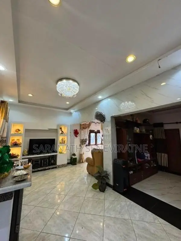 Modern House in a Prime Residential Location Piliyandala