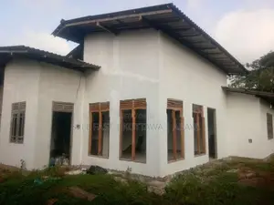 නව නිවසක් විකිණීමට පාදුක්ක