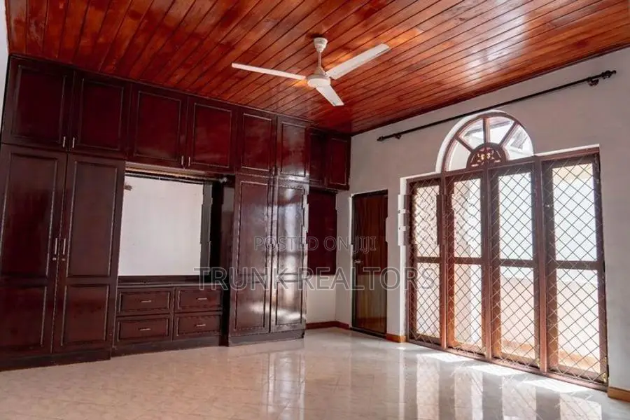 Borella 04BR House For Sale (NK11432)