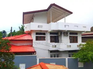 3 Story House in Athurugiriya Habarakada