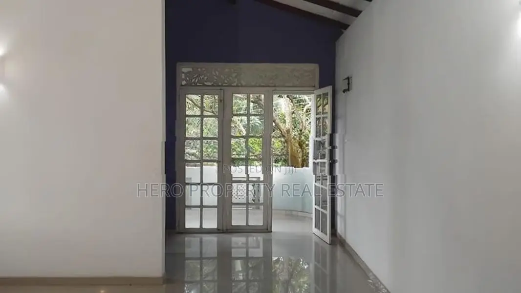 HJR190 - Upstairs House for Rent in Makola