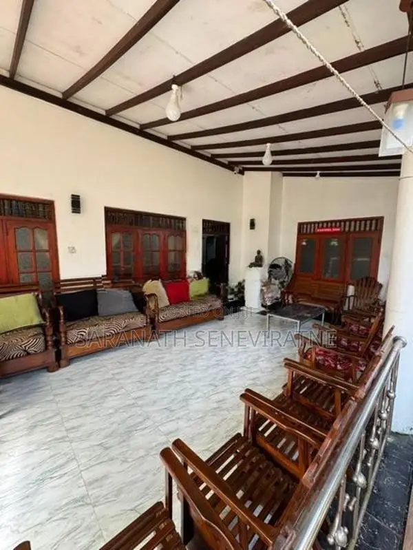 Modern House in a Prime Residential Location Piliyandala
