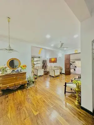 Luxury House for Sale in Battaramulla [HS102]