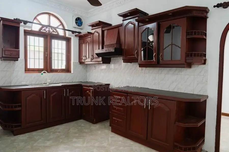 Borella 04BR House For Sale (NK11432)