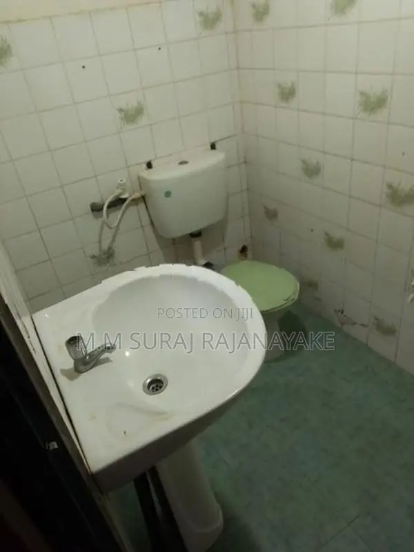වටිනා නිවසක් විකිණීමට ඇත - රද්දොලුව