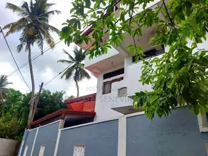 3 Story House in Athurugiriya Habarakada
