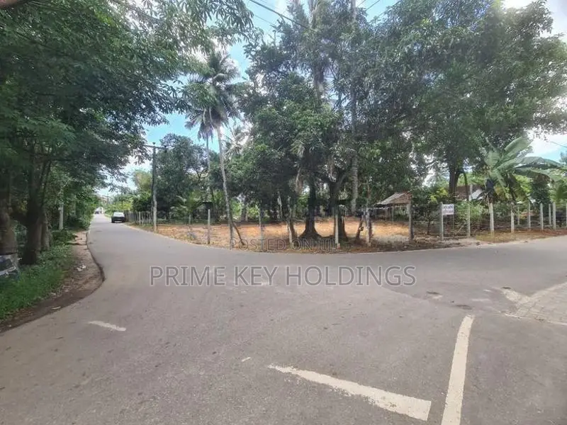 Commercial Property for sale in Rajasinghe Mawatha,Malabe -(LS2000)