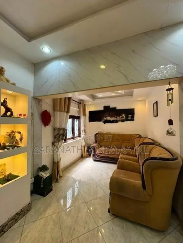 Modern House in a Prime Residential Location Piliyandala