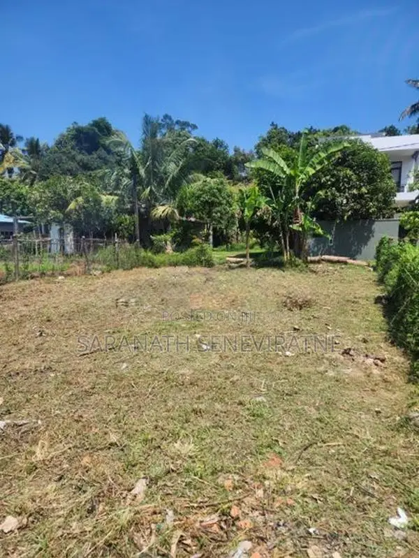 Land in Homagama Hanwella Bus Rd
