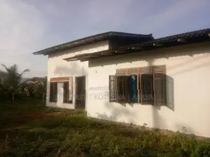 නව නිවසක් විකිණීමට පාදුක්ක