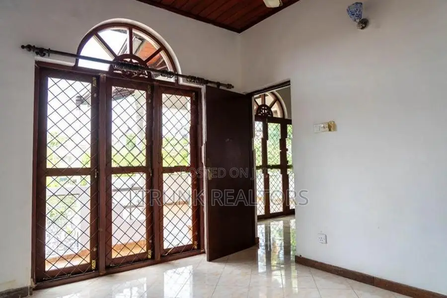 Borella 04BR House For Sale (NK11432)