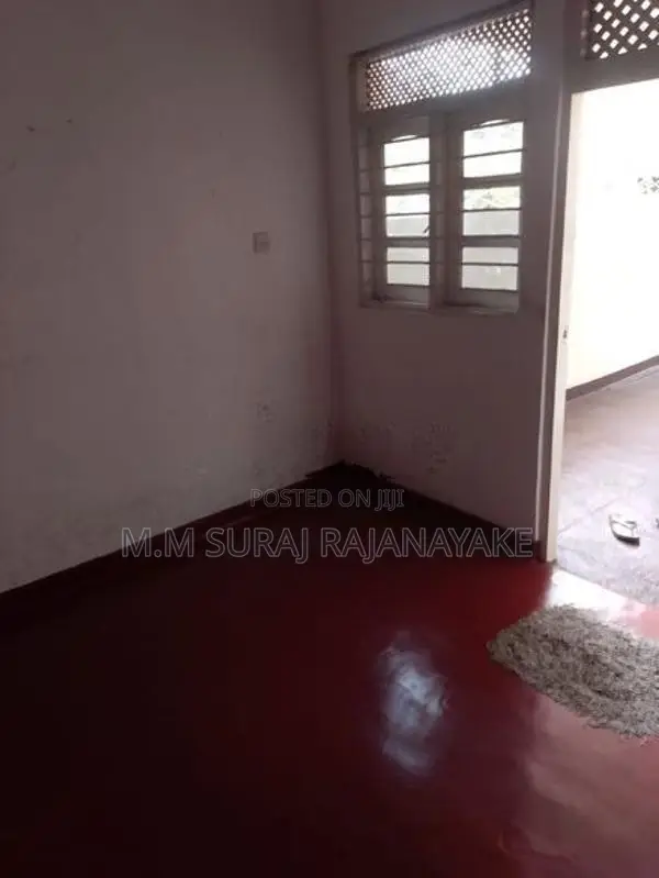 වටිනා නිවසක් විකිණීමට ඇත - රද්දොලුව