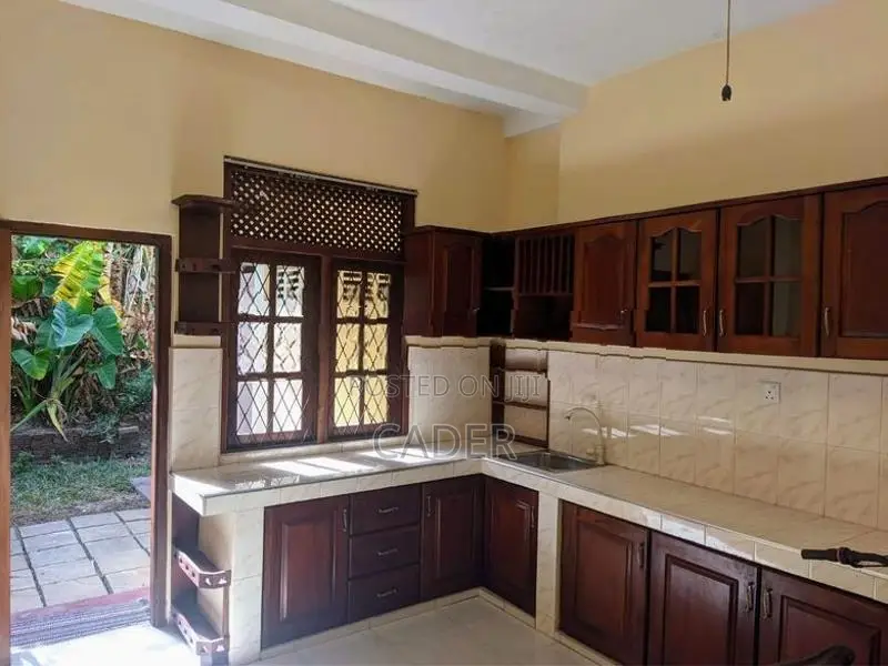 House For rent in mount lavinia