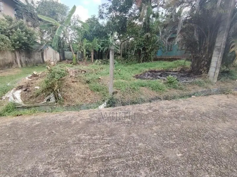 පදිංචියට සුපරි ඉඩමක් විකිණීමට මහරගම පන්සල පාරේ