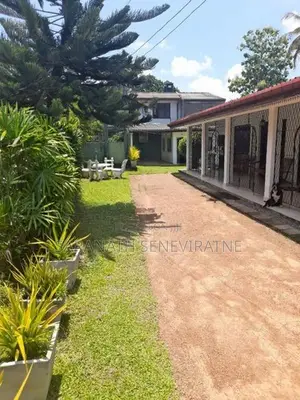 Land in Bokundara - Piliyandala With Old House