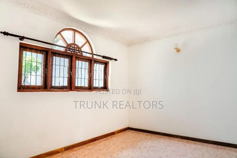 Borella 04BR House For Sale (NK11432)
