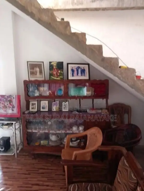 රද්දොලුවෙන් වටිනා නිවසක් විකිණීමට ඇත