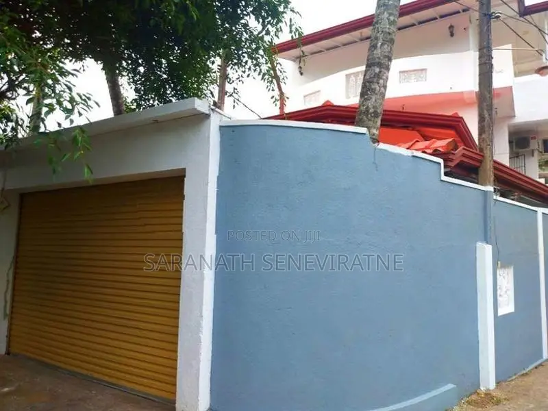 3 Story House in Athurugiriya Habarakada