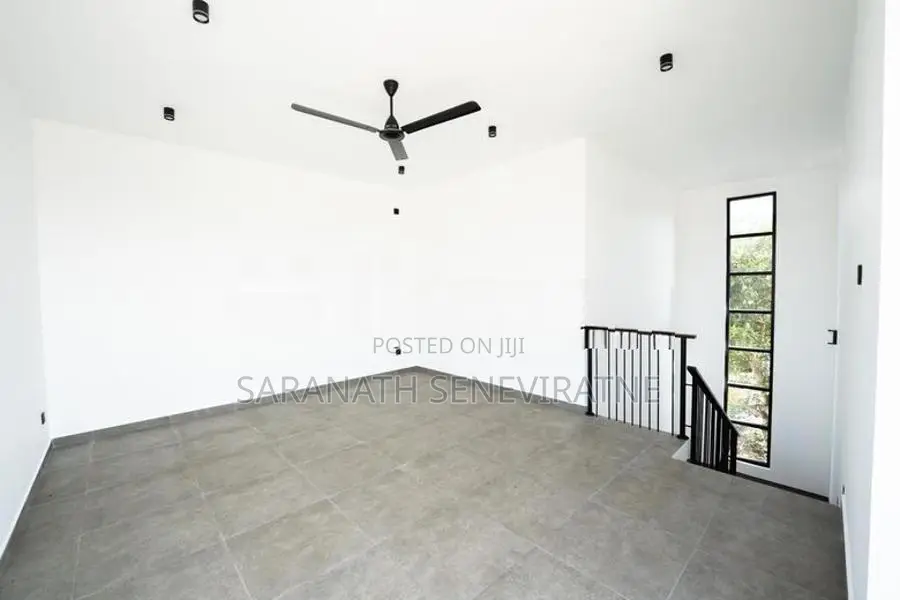 Brand-New Luxury House - Two Storey with Rooftop Thalahena Battaramull