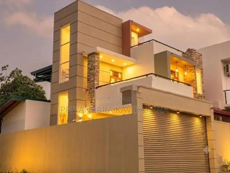 Viewing Paddy Field / Luxury House For Sale in Piliyandala