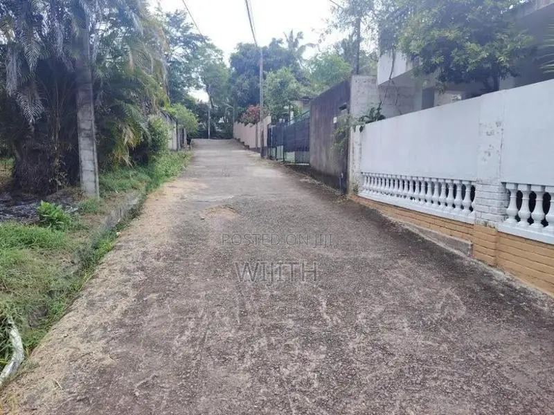 පදිංචියට සුපරි ඉඩමක් විකිණීමට මහරගම පන්සල පාරේ