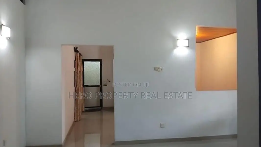 HJR190 - Upstairs House for Rent in Makola