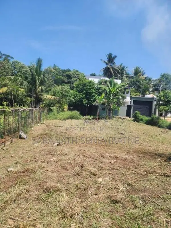 Land in Homagama Hanwella Bus Rd