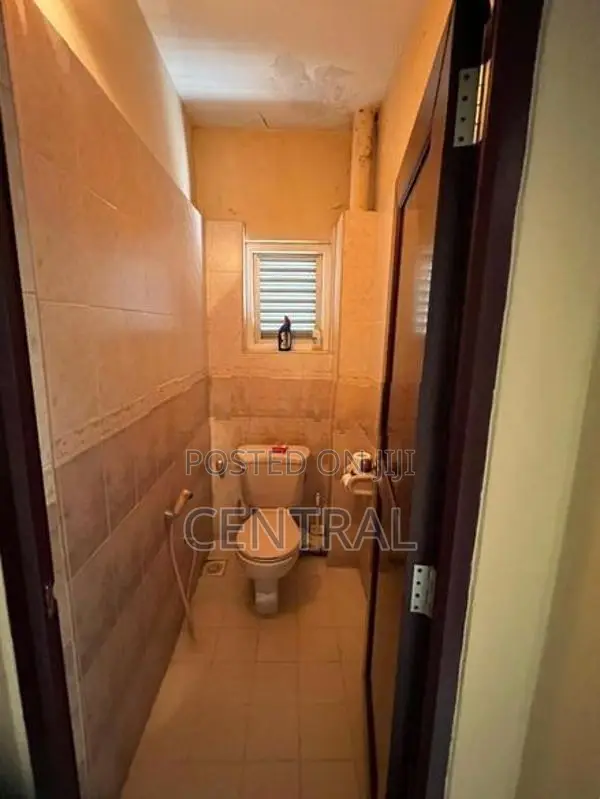 Apartment for Sale in Anderson Flats, Colombo 05 (C7-10289)