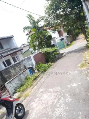 වටිනා නිවසක් විකිණීමට ඇත - රද්දොලුව
