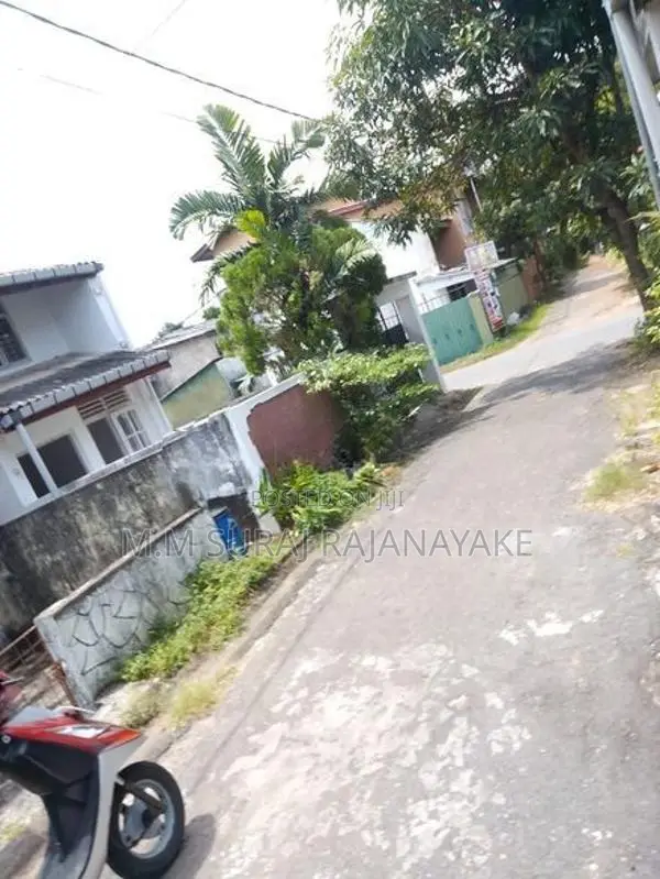 වටිනා නිවසක් විකිණීමට ඇත - රද්දොලුව