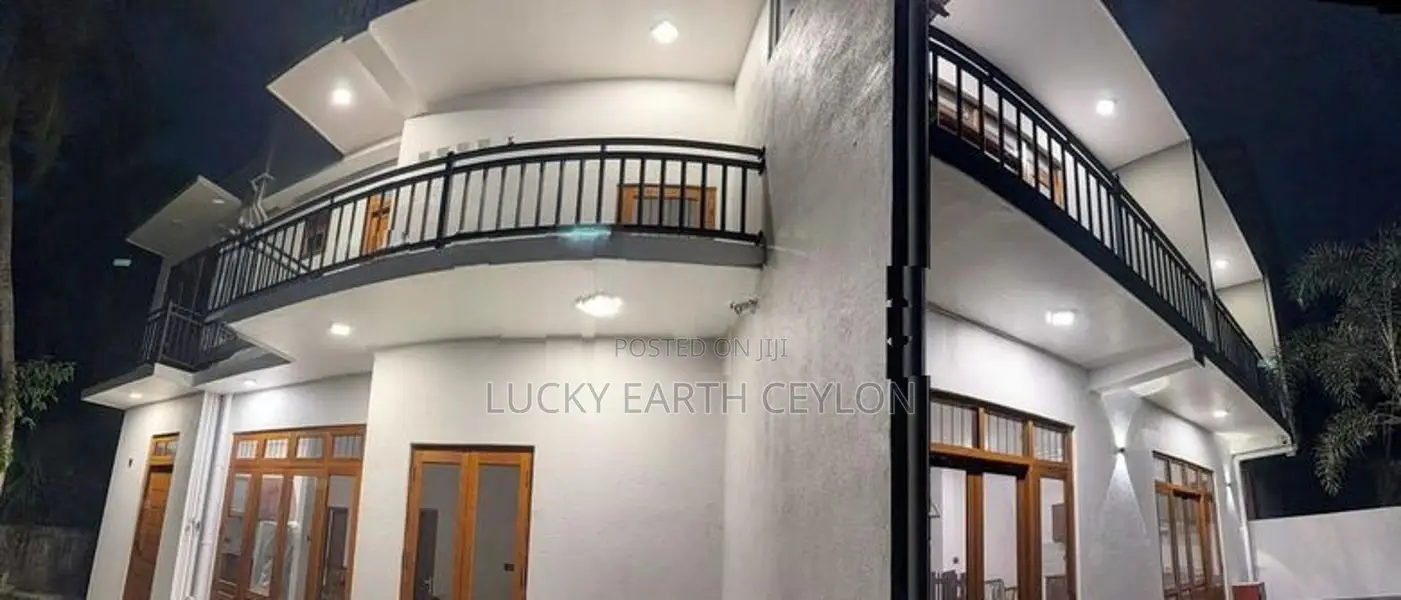 Pannipitya, 2 Story, Fully Furnished, Air Con,House For Rent (MG1360)