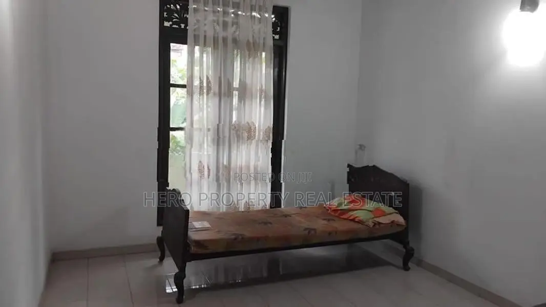 HJR190 - Upstairs House for Rent in Makola