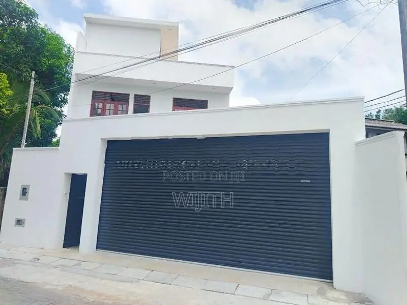 BRAND NEW THREE STOREY HOUSE FOR SALE IN NUGAGODA DALKANDA