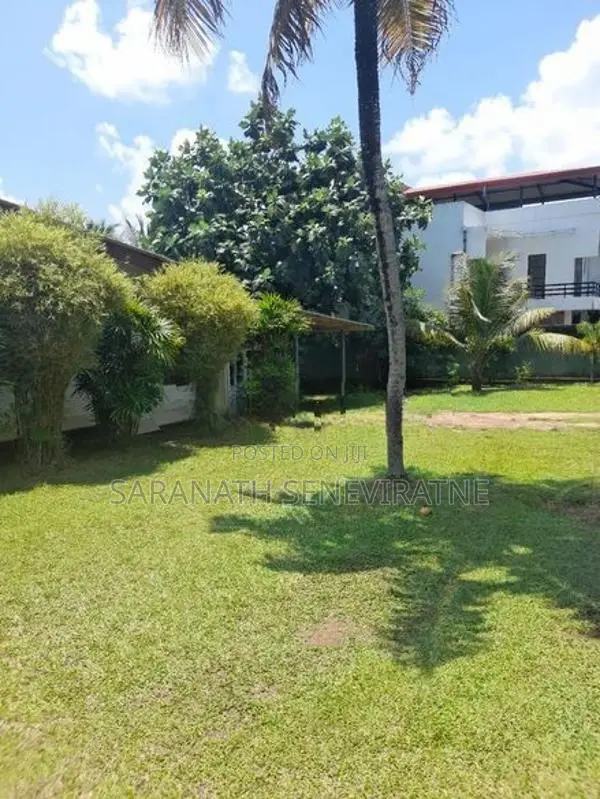 Land in Bokundara - Piliyandala With Old House