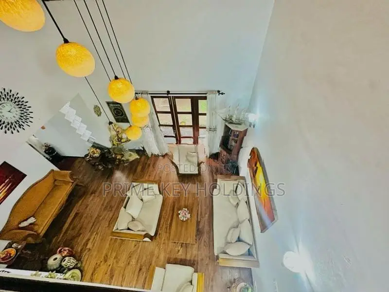 Luxury House for Sale in Battaramulla [HS102]