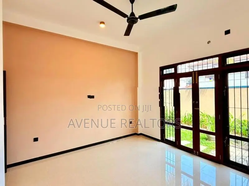 Luxury 4BR House for Sale in Pannipitiya (HS4751)