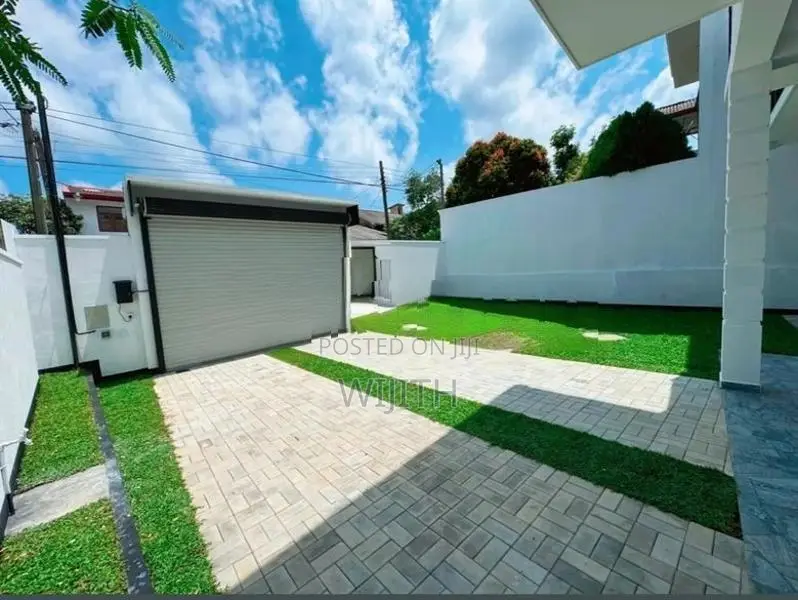 SUPAR BRAND NEW TWO STOREY HOUSE FOR SALE IN KASBAWA KOTTAWA BUS ROAD