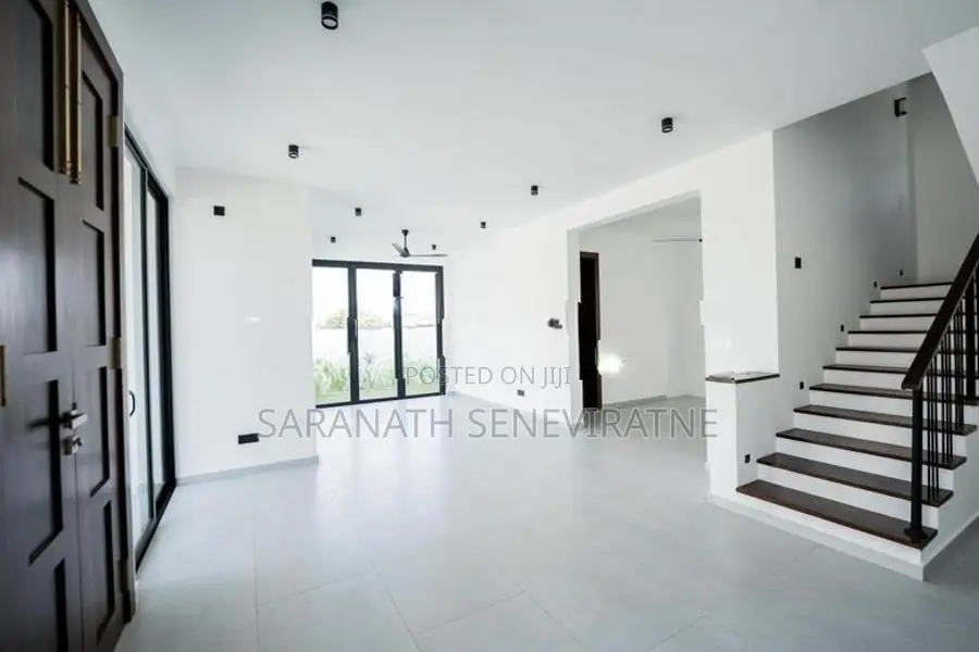 Brand-New Luxury House - Two Storey with Rooftop Thalahena Battaramull