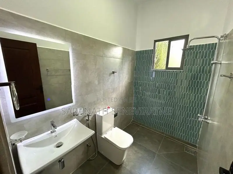 Brand-New Box Shaped Modern House From Kesbewa Batuwandara Piliyandala