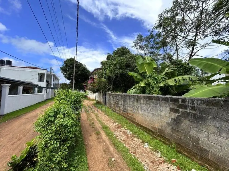 Land For Sale in Boralesgamuwa Town - 50 meters to 120 Colombo Rd