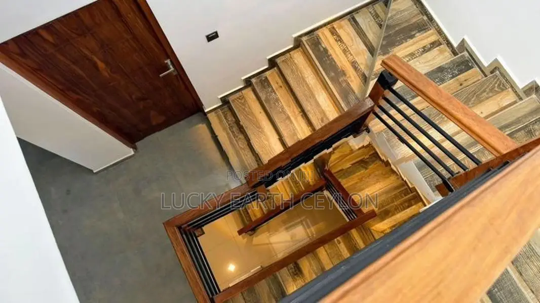 Pannipitya, 2 Story, Fully Furnished, Air Con,House For Rent (MG1360)