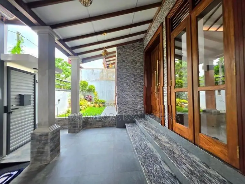 Brand New Super Quality Mordern House - Kahatuduwa