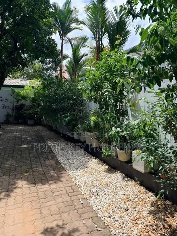 Luxury Fully Furnished House for Sale (hs107) Thimbirigasyaya