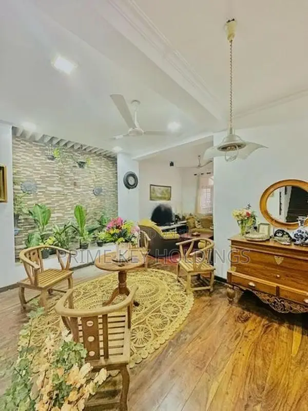 Luxury House for Sale in Battaramulla [HS102]
