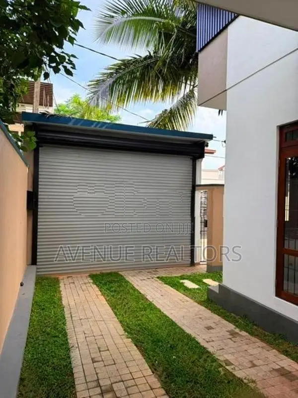 Luxury 4BR House for Sale in Pannipitiya (HS4751)