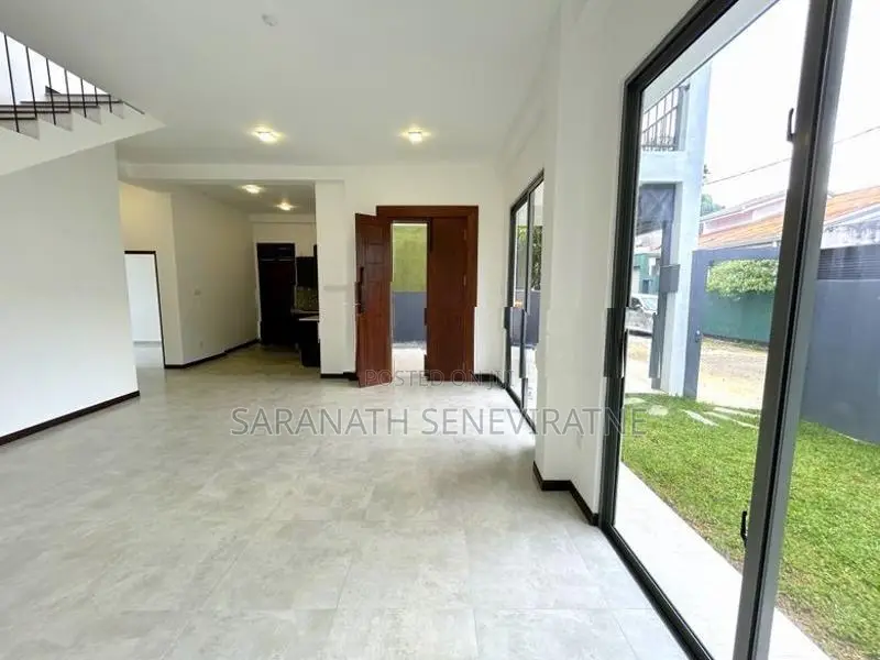 Brand-New Box Shaped Modern House From Kesbewa Batuwandara Piliyandala